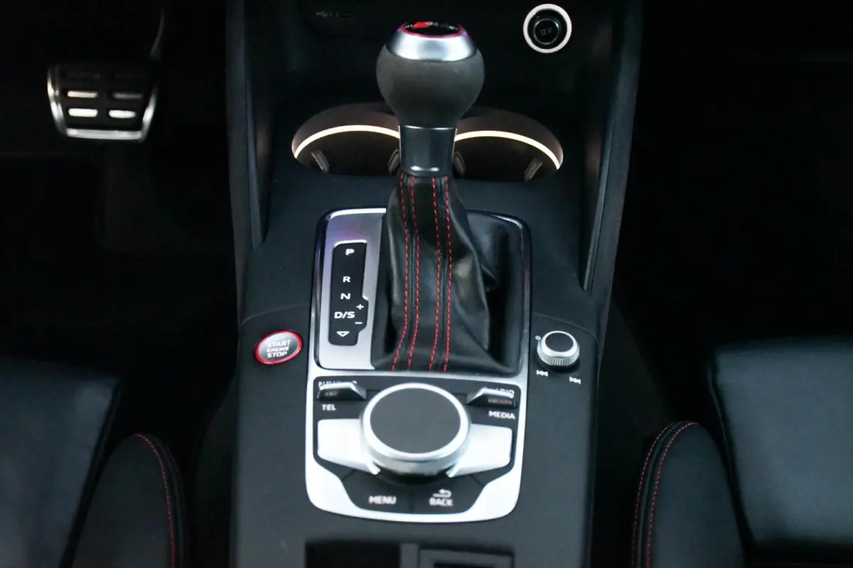 RS3 2.5 TFSI Quattro Panoramdak Virtual B&O 400PK KW Rotiform