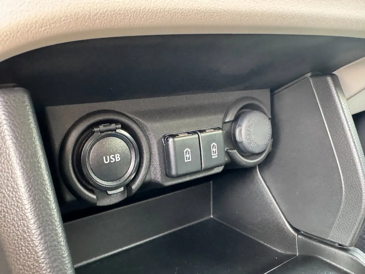 1.2 Select Smart Hybrid CAMERA / PARKEERSENSOREN / NAVIGATIE / CRUISE CONTROL / STOELVERWARMING / ECC