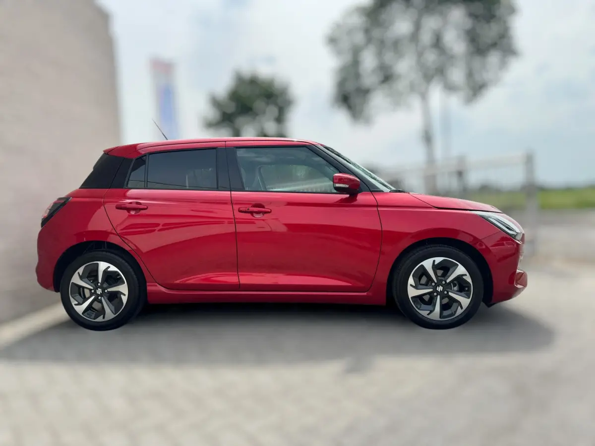 1.2 Select Smart Hybrid CAMERA / PARKEERSENSOREN / NAVIGATIE / CRUISE CONTROL / STOELVERWARMING / ECC
