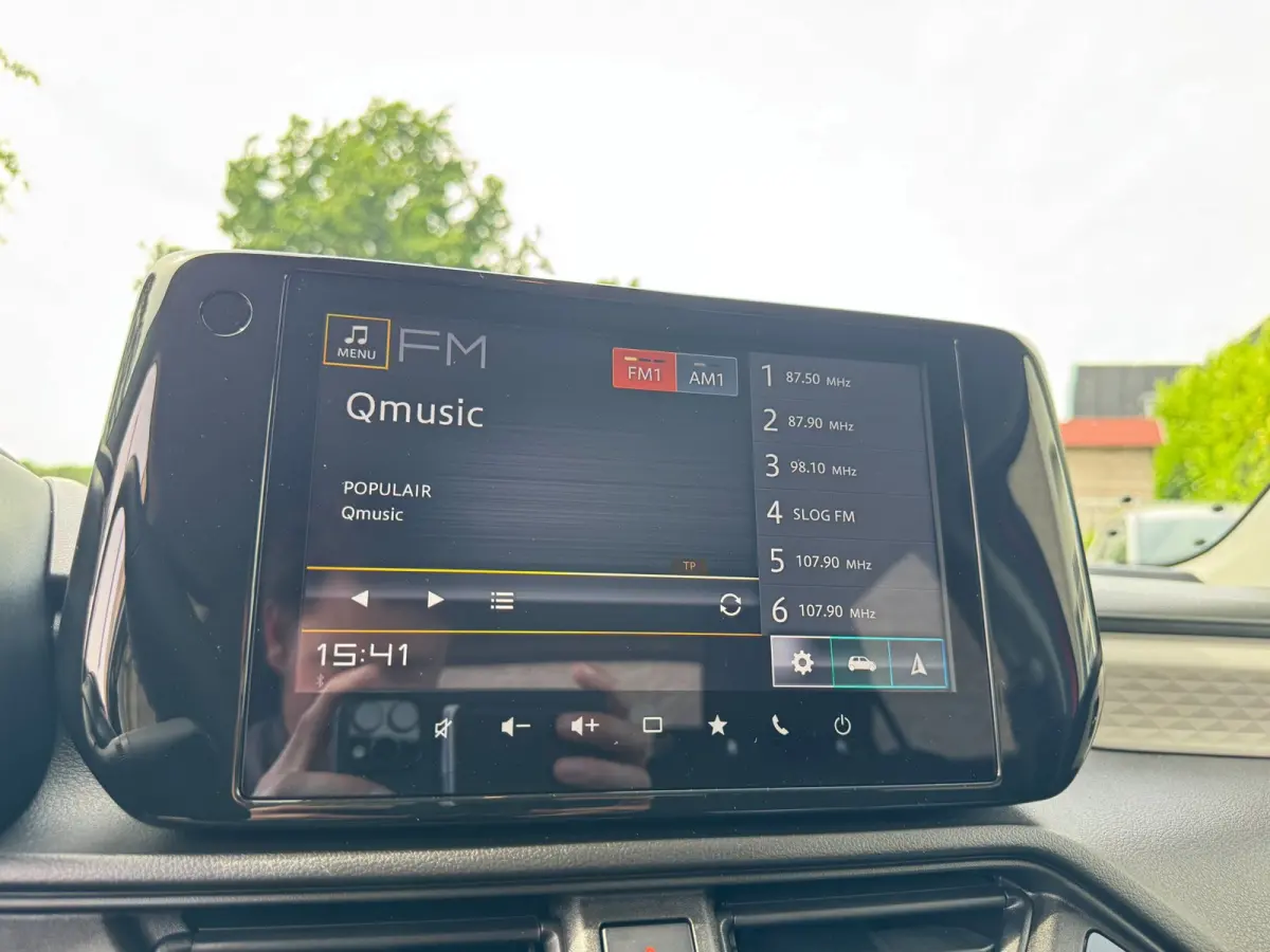 1.2 Select Smart Hybrid CAMERA / PARKEERSENSOREN / NAVIGATIE / CRUISE CONTROL / STOELVERWARMING / ECC