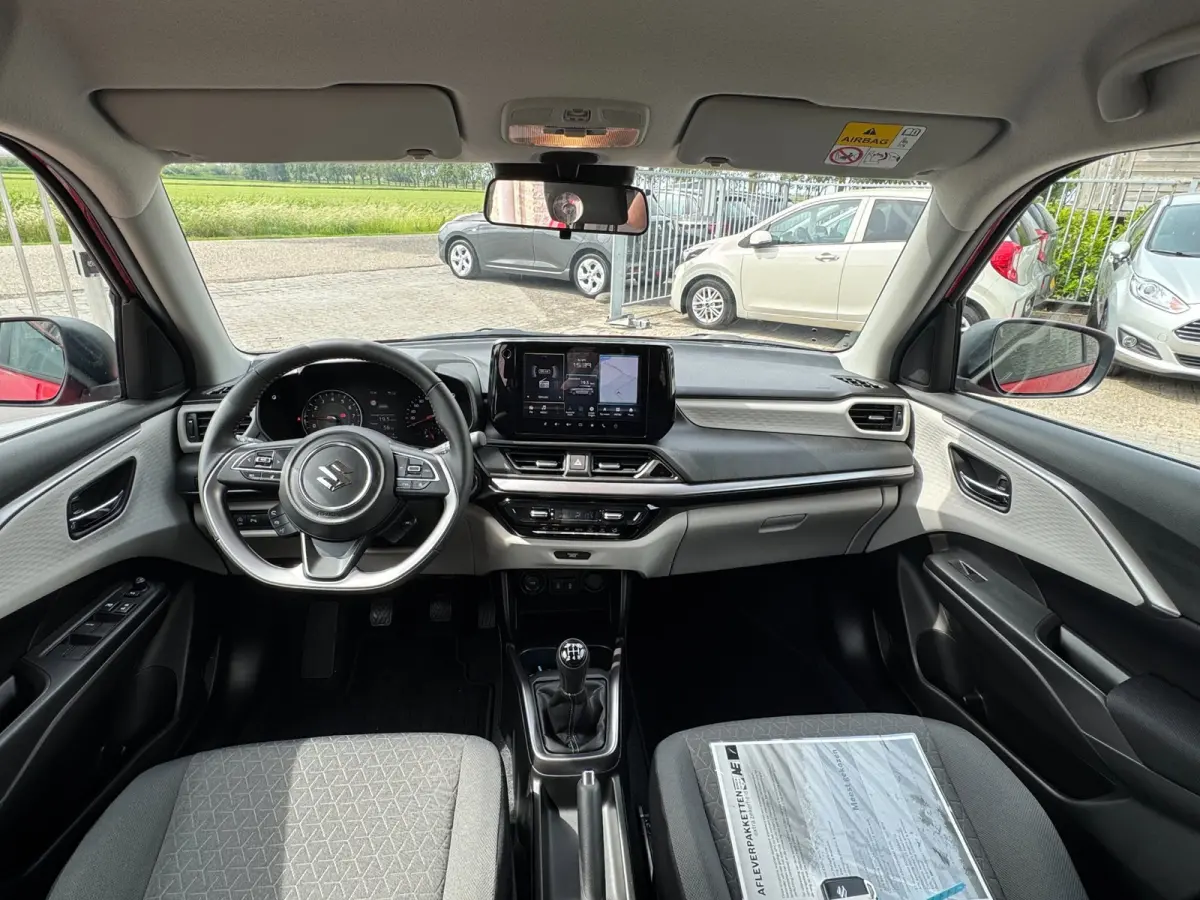 1.2 Select Smart Hybrid CAMERA / PARKEERSENSOREN / NAVIGATIE / CRUISE CONTROL / STOELVERWARMING / ECC