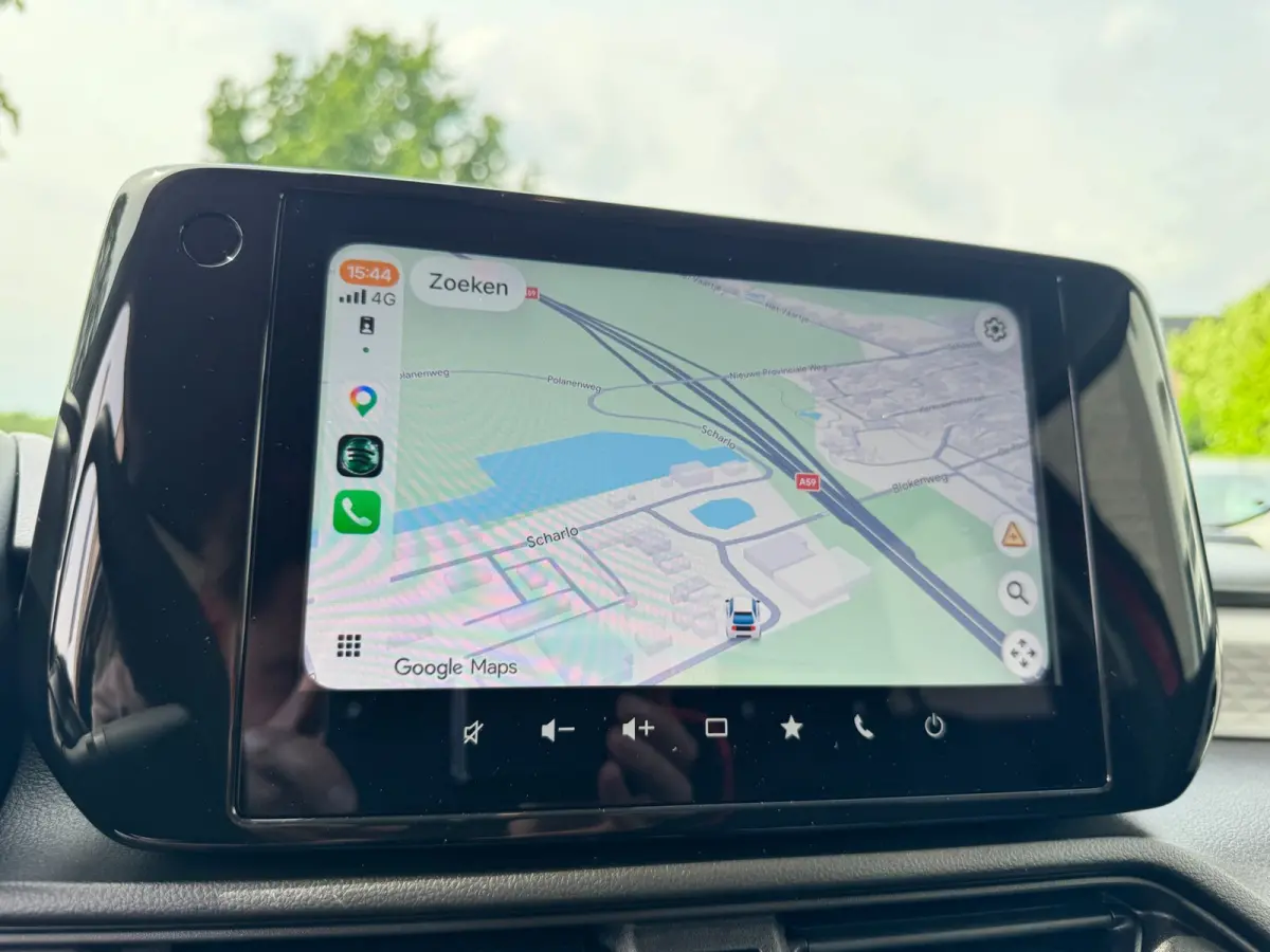1.2 Select Smart Hybrid CAMERA / PARKEERSENSOREN / NAVIGATIE / CRUISE CONTROL / STOELVERWARMING / ECC
