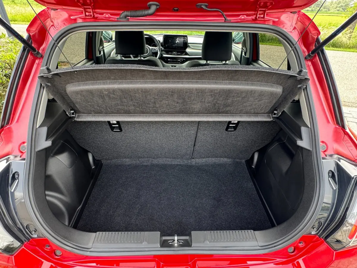 1.2 Select Smart Hybrid CAMERA / PARKEERSENSOREN / NAVIGATIE / CRUISE CONTROL / STOELVERWARMING / ECC
