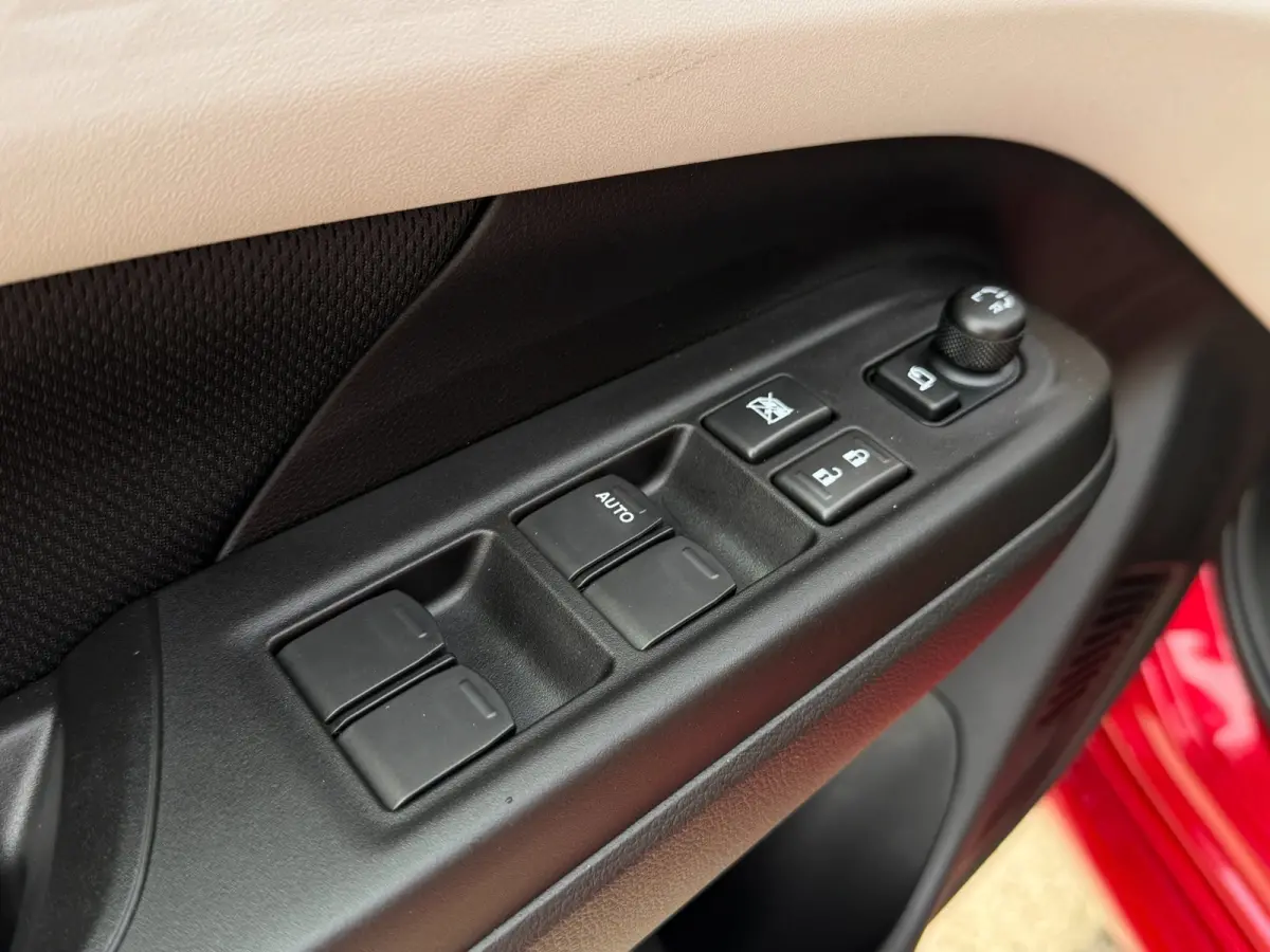 1.2 Select Smart Hybrid CAMERA / PARKEERSENSOREN / NAVIGATIE / CRUISE CONTROL / STOELVERWARMING / ECC