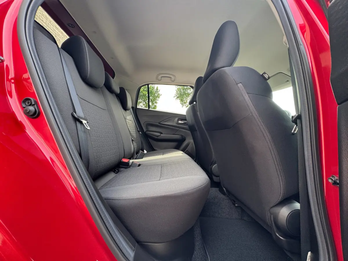 1.2 Select Smart Hybrid CAMERA / PARKEERSENSOREN / NAVIGATIE / CRUISE CONTROL / STOELVERWARMING / ECC