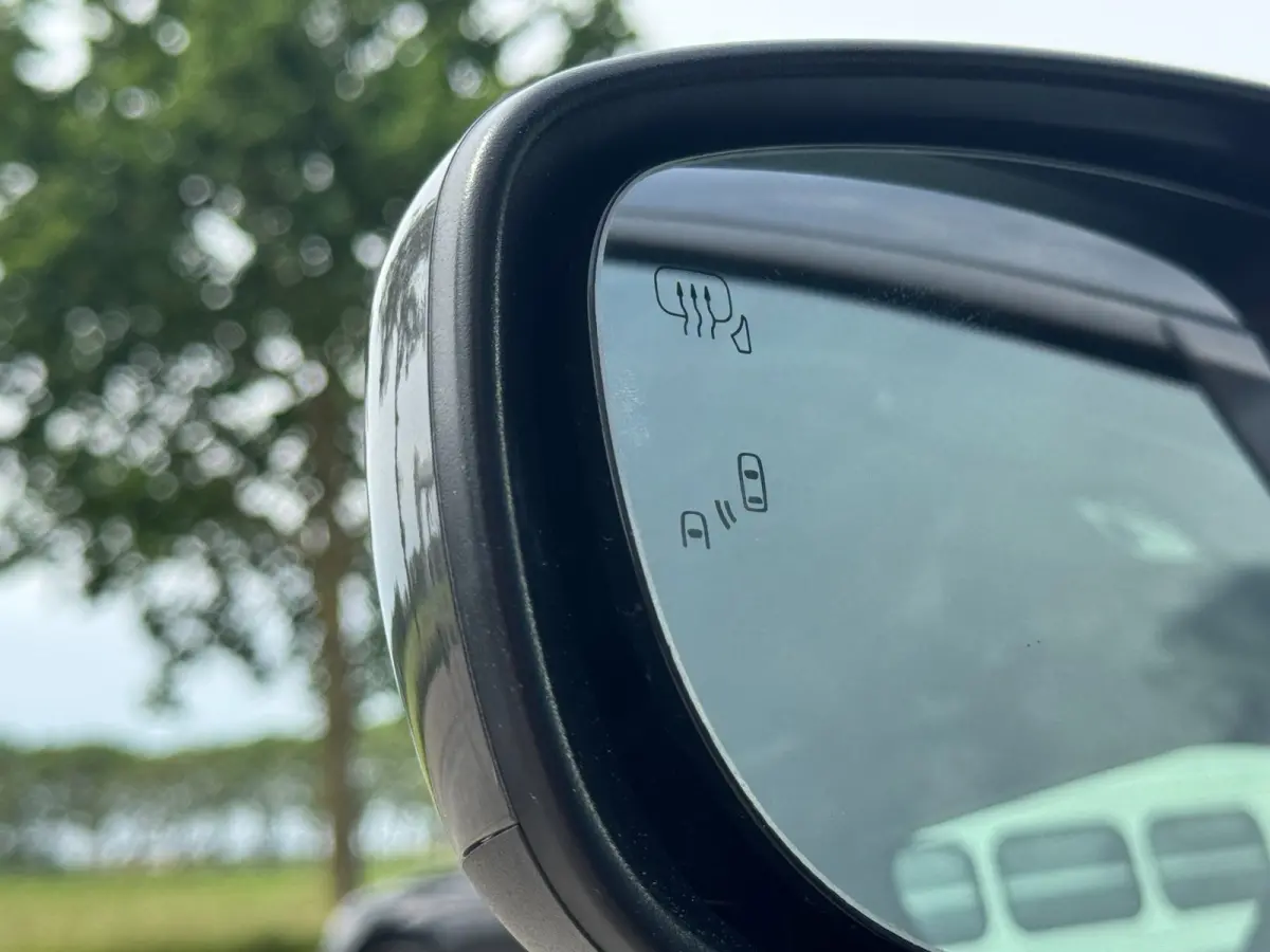 1.2 Select Smart Hybrid CAMERA / PARKEERSENSOREN / NAVIGATIE / CRUISE CONTROL / STOELVERWARMING / ECC