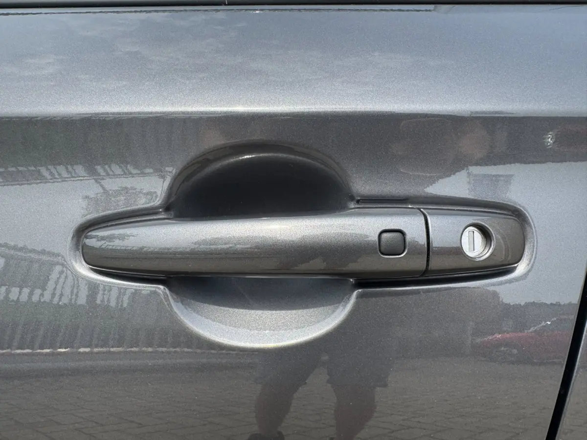 1.2 Select Smart Hybrid CAMERA / PARKEERSENSOREN / NAVIGATIE / CRUISE CONTROL / STOELVERWARMING / ECC