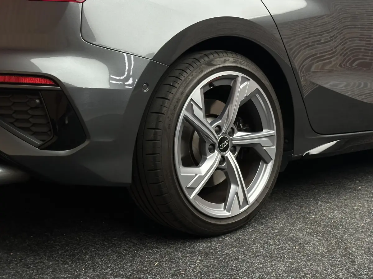 2.0 TFSI quattro Edition One
