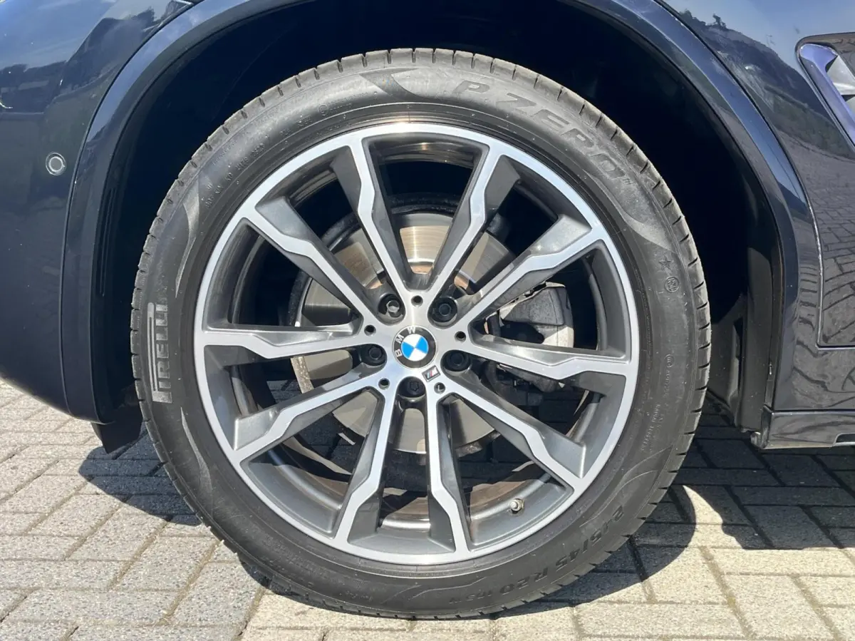 xDrive20i M-SPORT PANO+20INCH+KEYLESS+TREKH+CARPLAY