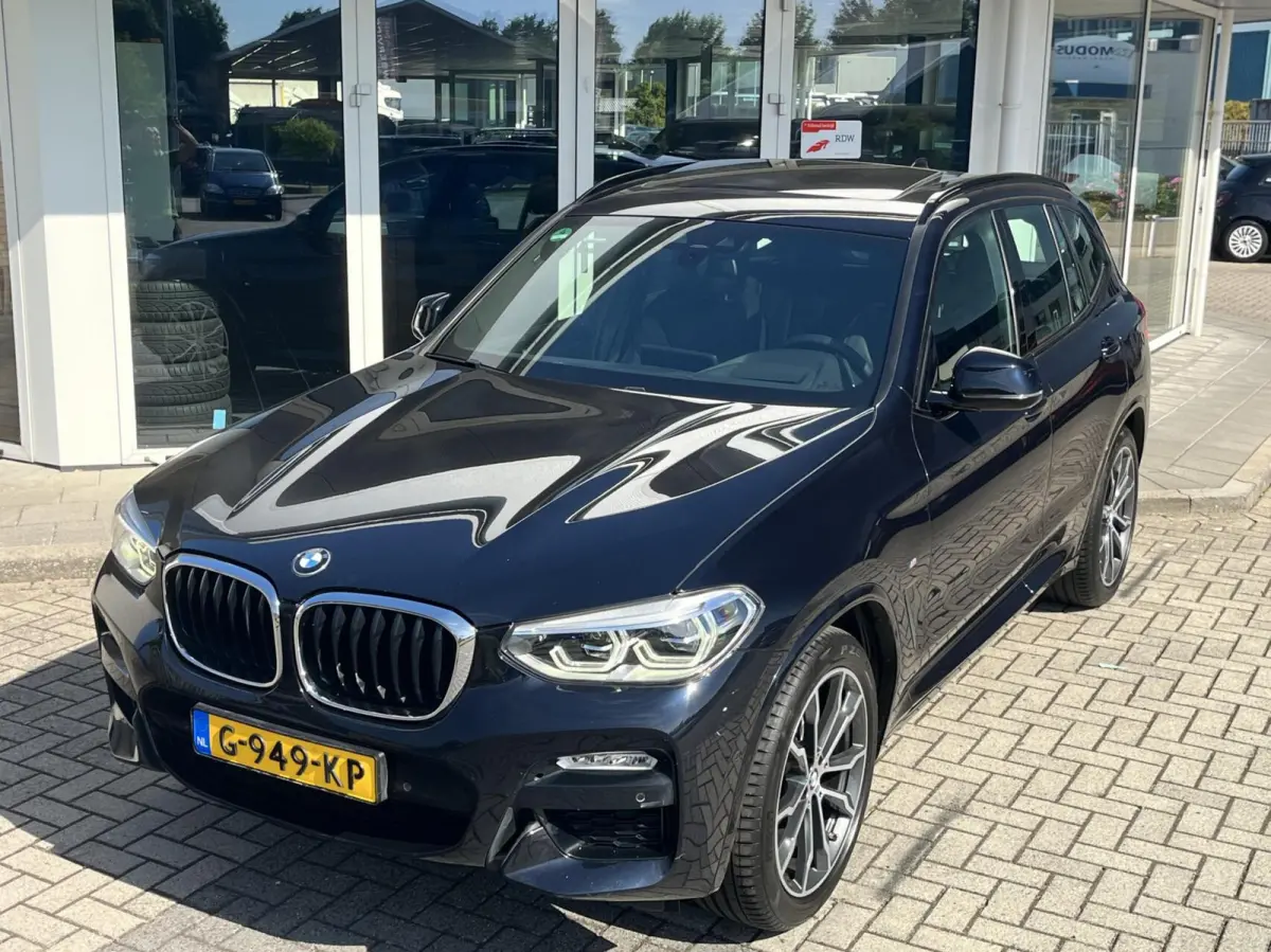 xDrive20i M-SPORT PANO+20INCH+KEYLESS+TREKH+CARPLAY