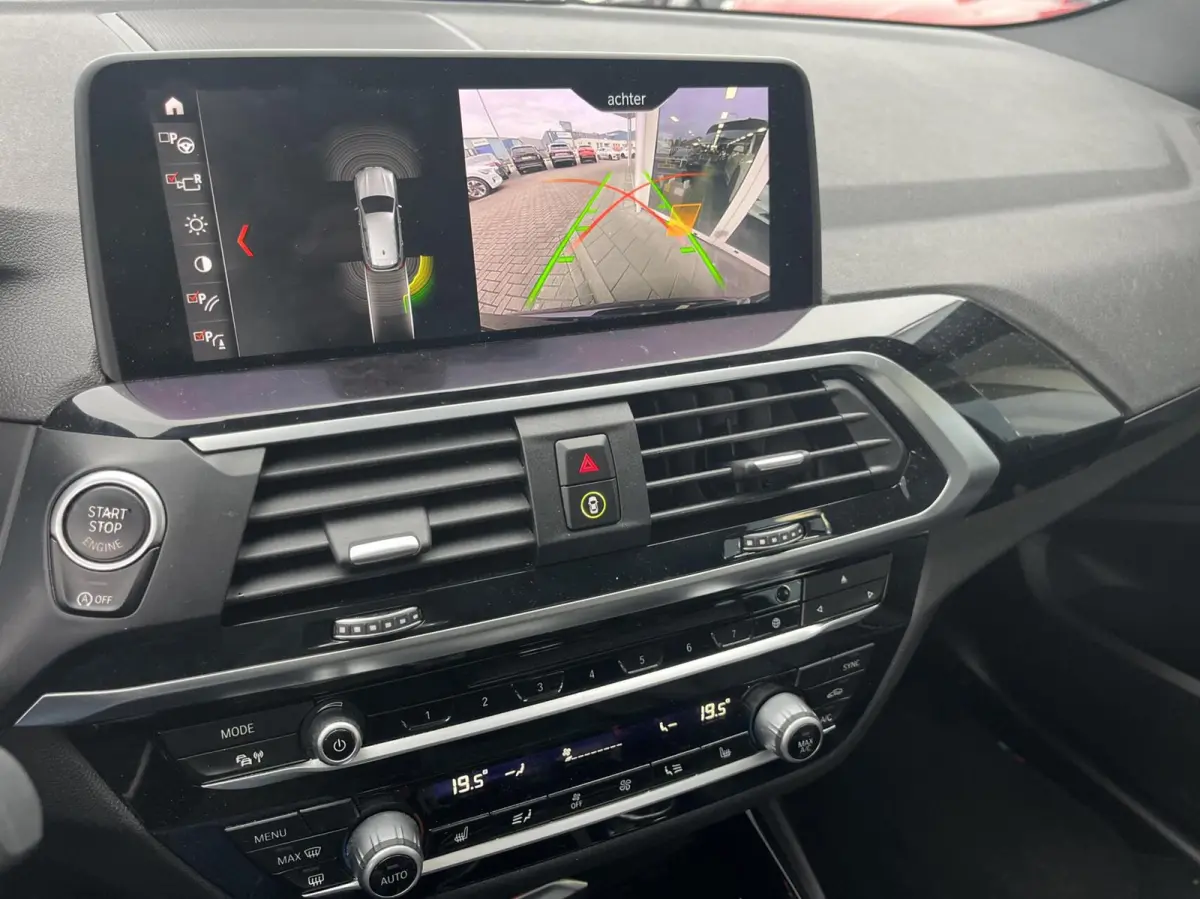 xDrive20i M-SPORT PANO+20INCH+KEYLESS+TREKH+CARPLAY