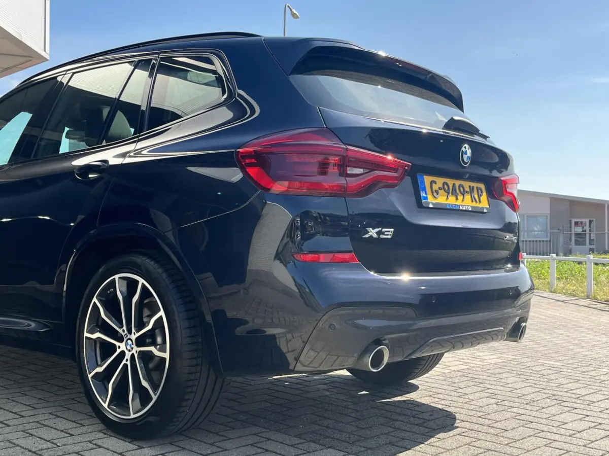 xDrive20i M-SPORT PANO+20INCH+KEYLESS+TREKH+CARPLAY
