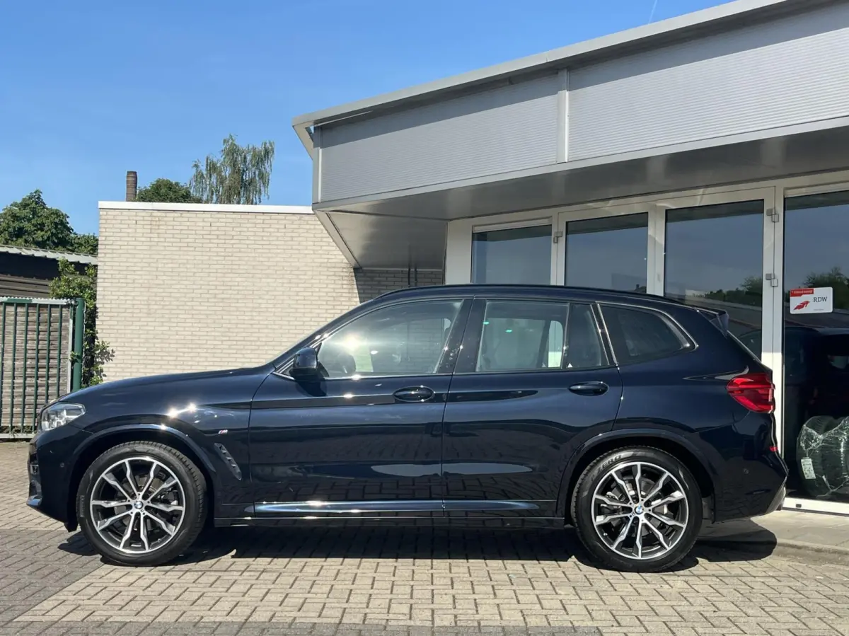 xDrive20i M-SPORT PANO+20INCH+KEYLESS+TREKH+CARPLAY