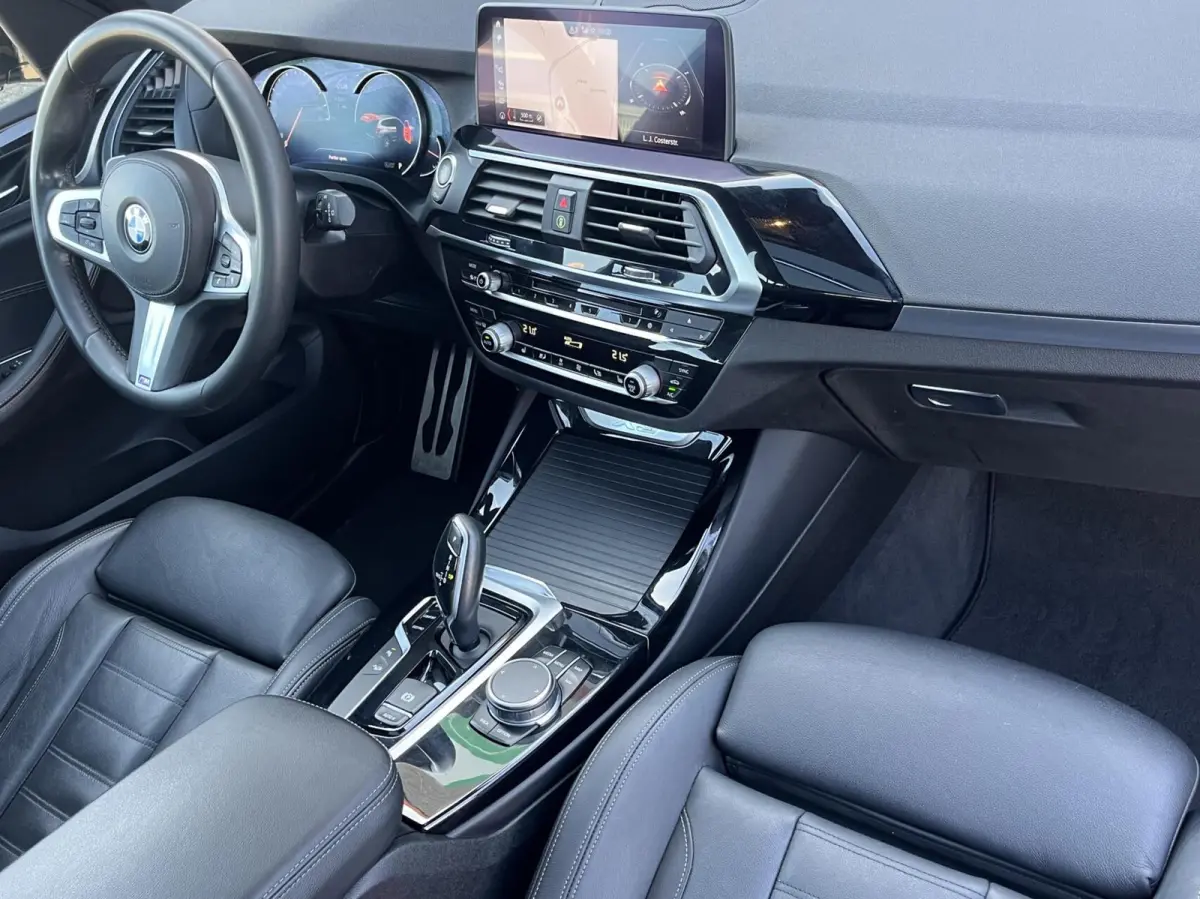 xDrive20i M-SPORT PANO+20INCH+KEYLESS+TREKH+CARPLAY