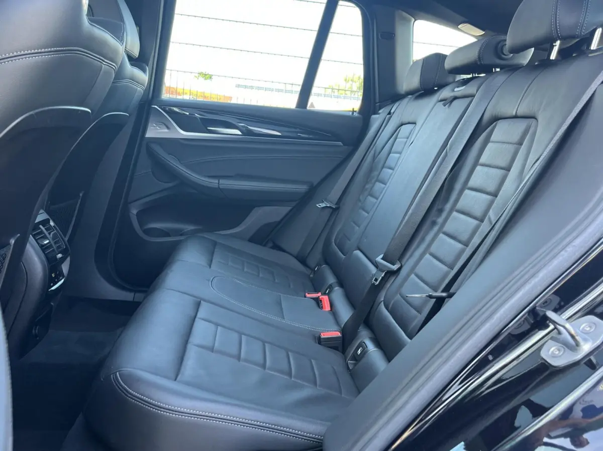 xDrive20i M-SPORT PANO+20INCH+KEYLESS+TREKH+CARPLAY