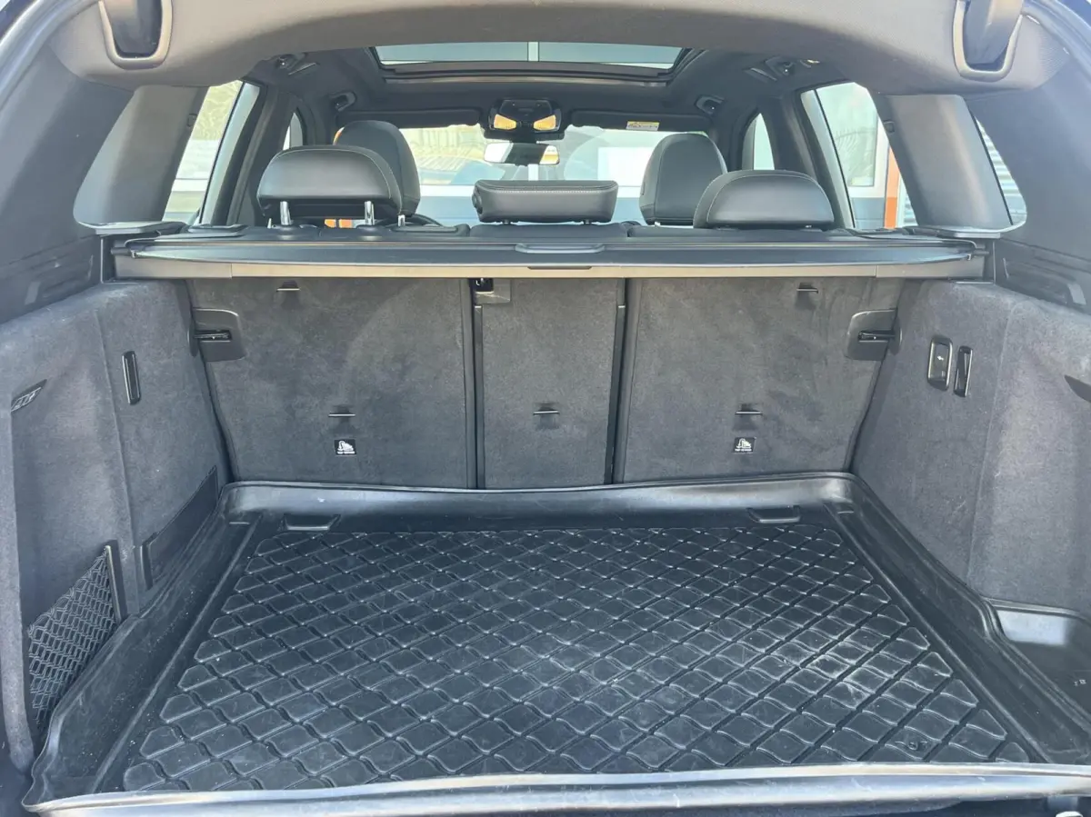 xDrive20i M-SPORT PANO+20INCH+KEYLESS+TREKH+CARPLAY