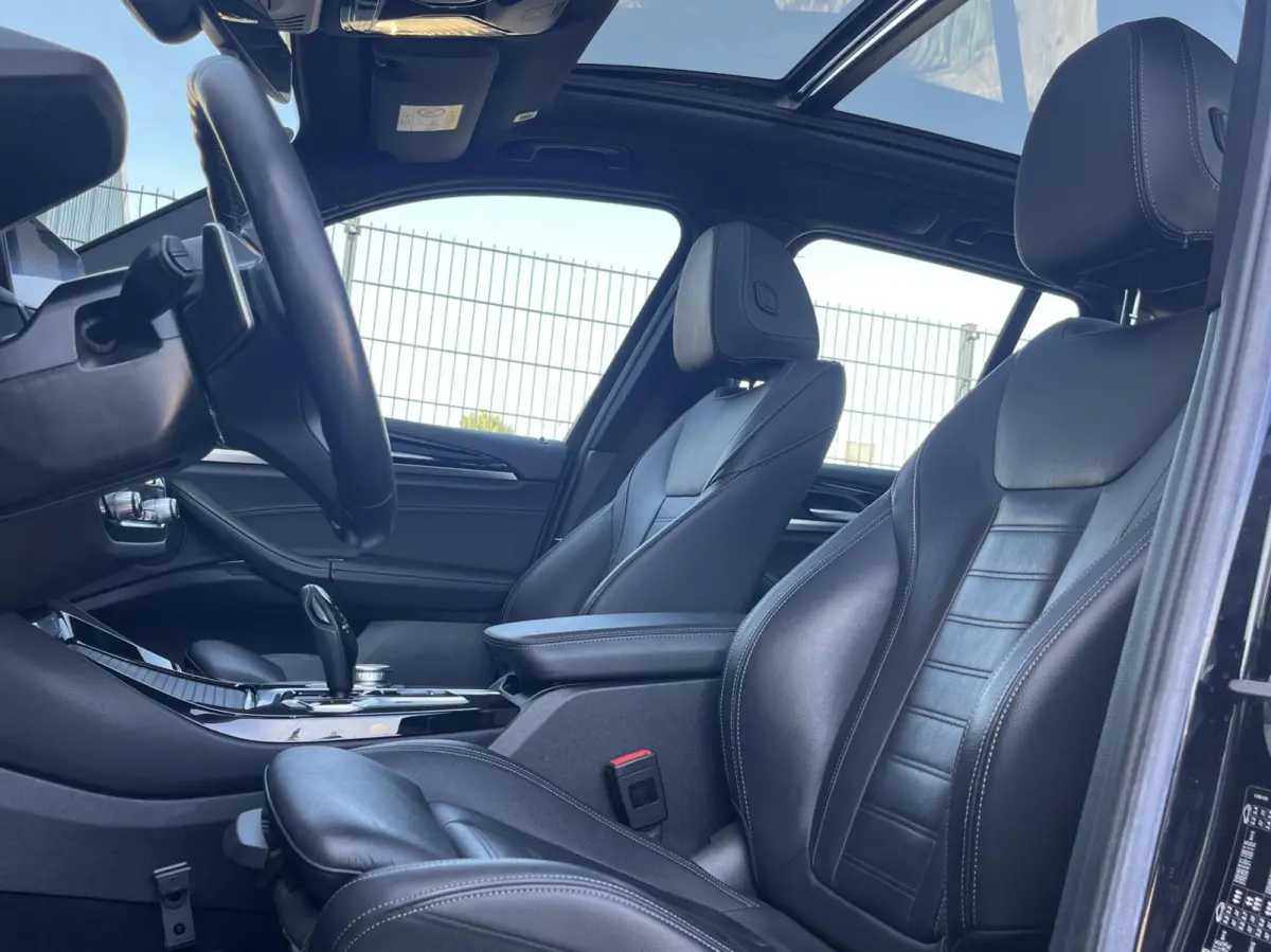 xDrive20i M-SPORT PANO+20INCH+KEYLESS+TREKH+CARPLAY