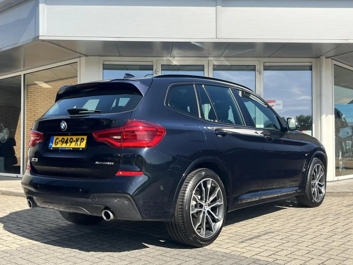 xDrive20i M-SPORT PANO+20INCH+KEYLESS+TREKH+CARPLAY