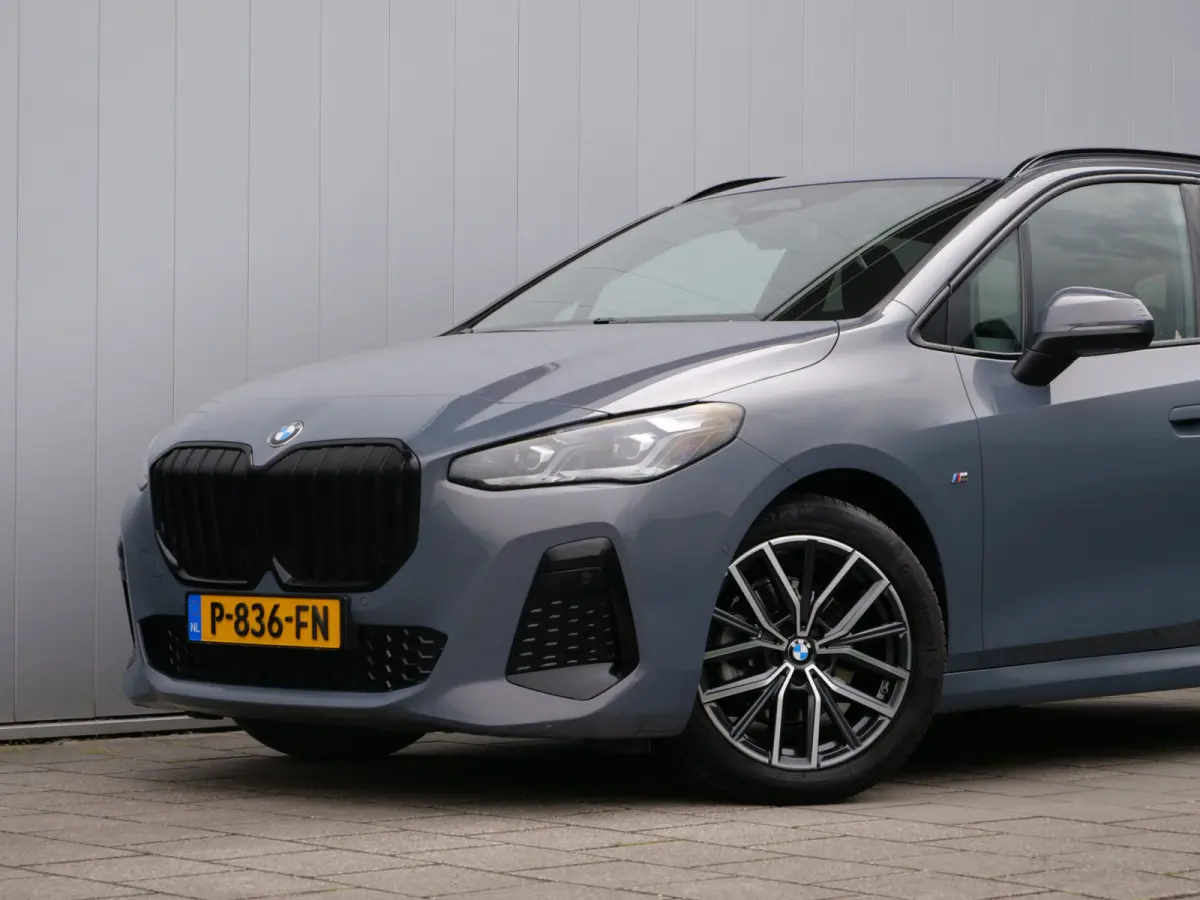136pk M-Sport Automaat 218i Trekhaak / 18 Inch / camera