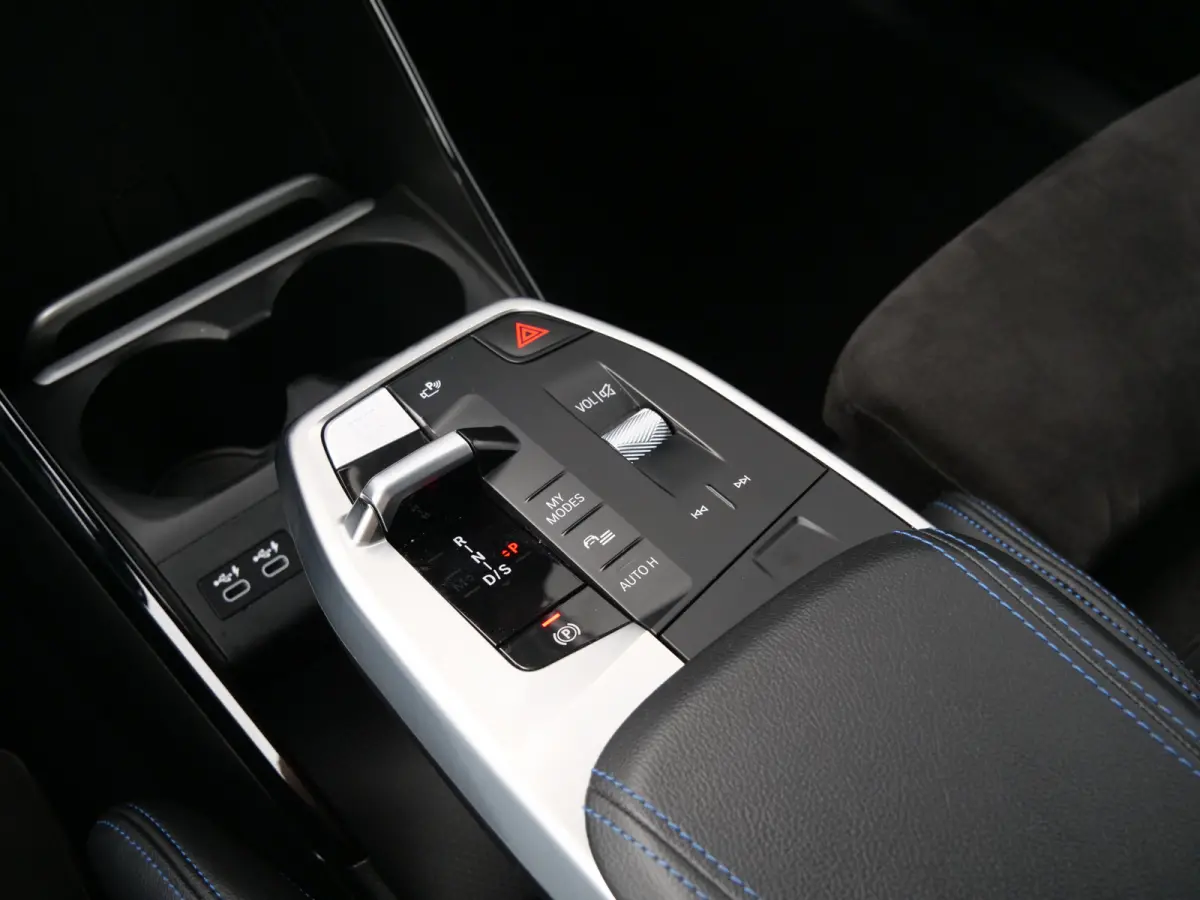 136pk M-Sport Automaat 218i Trekhaak / 18 Inch / camera
