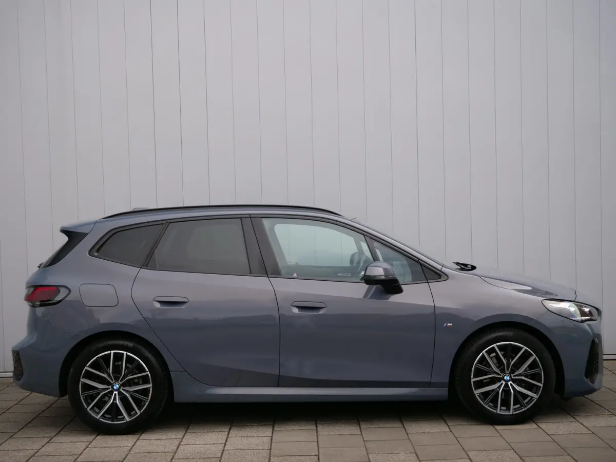 136pk M-Sport Automaat 218i Trekhaak / 18 Inch / camera