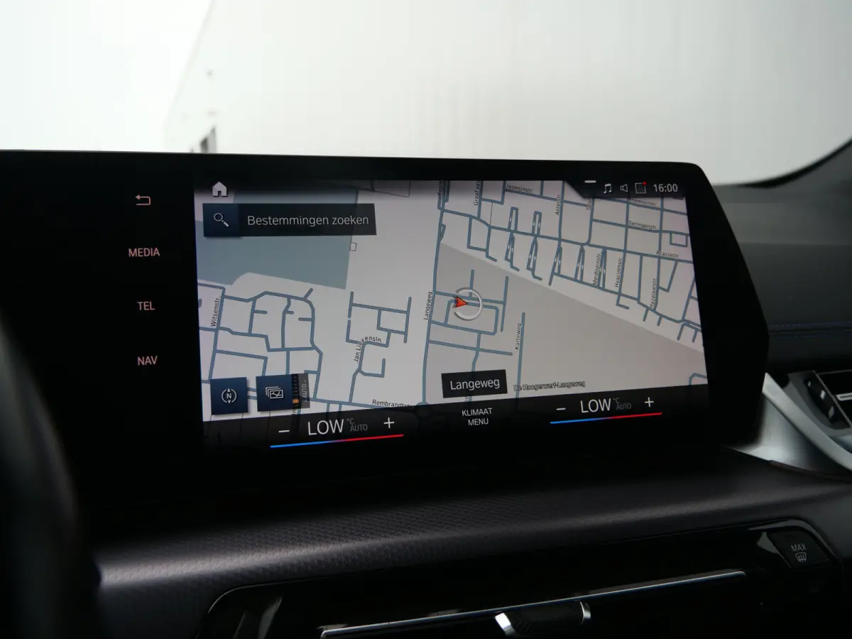 136pk M-Sport Automaat 218i Trekhaak / 18 Inch / camera
