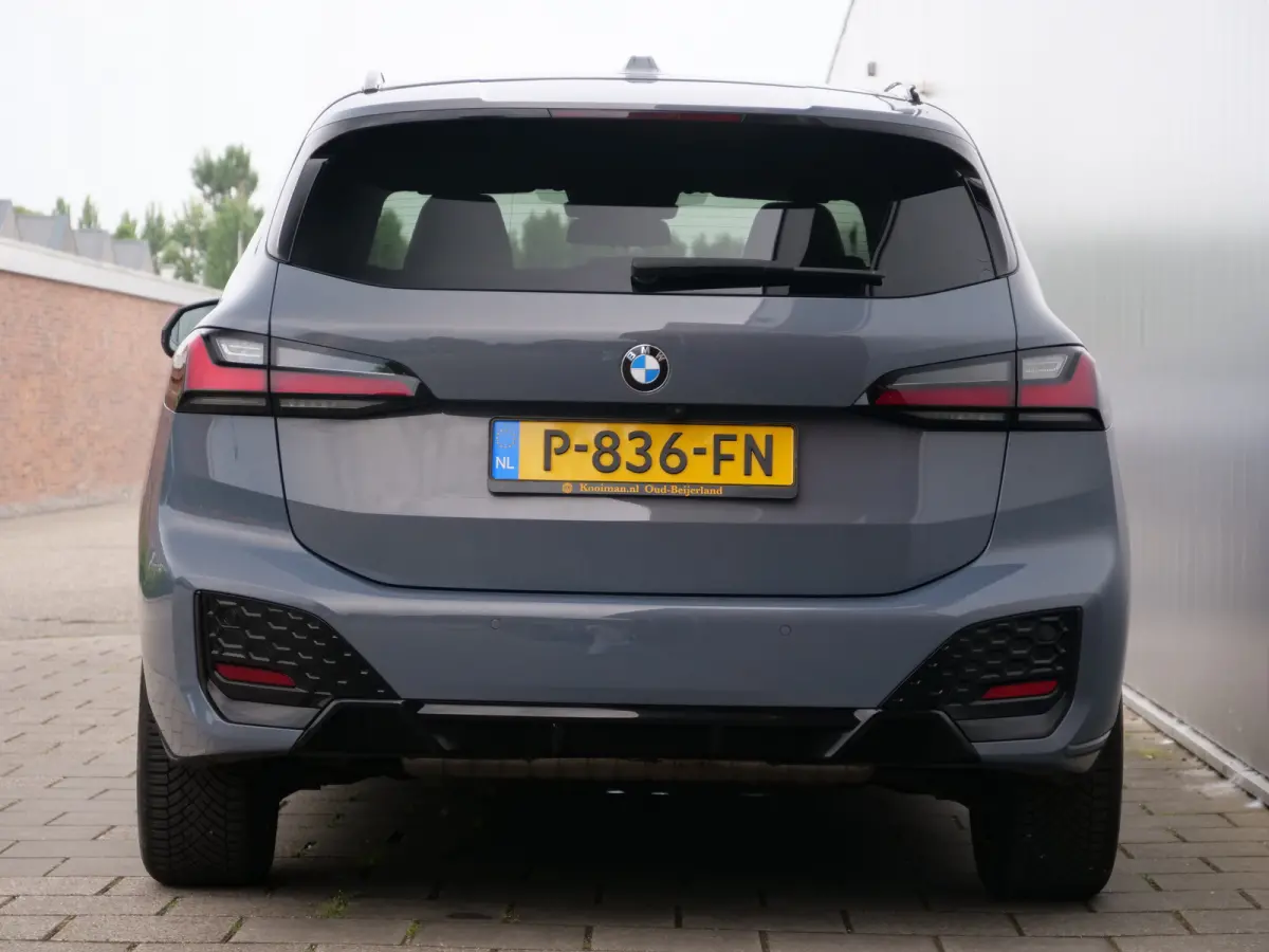 136pk M-Sport Automaat 218i Trekhaak / 18 Inch / camera