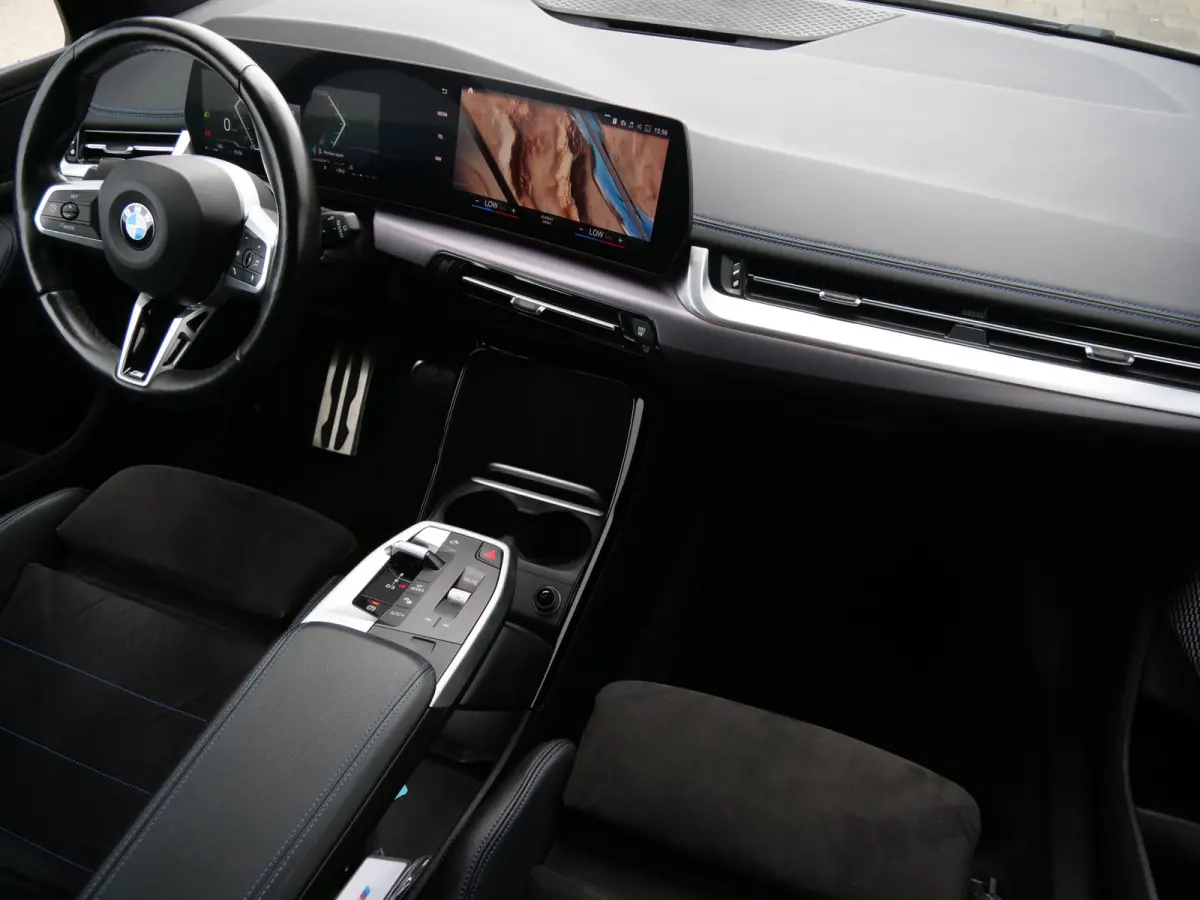 136pk M-Sport Automaat 218i Trekhaak / 18 Inch / camera