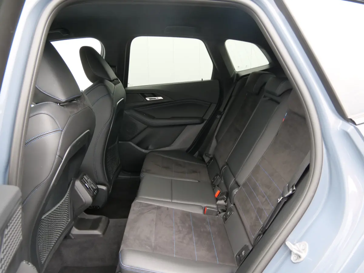 136pk M-Sport Automaat 218i Trekhaak / 18 Inch / camera