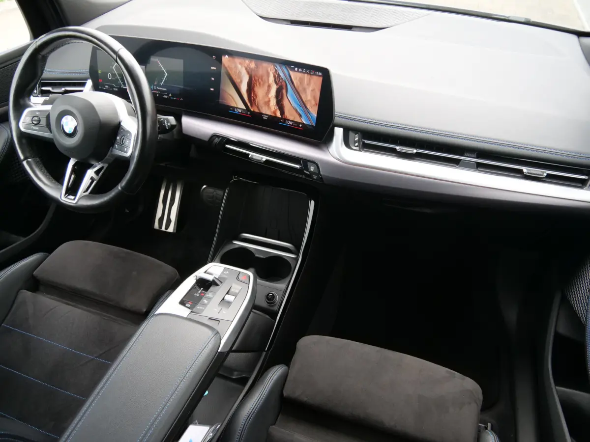 136pk M-Sport Automaat 218i Trekhaak / 18 Inch / camera