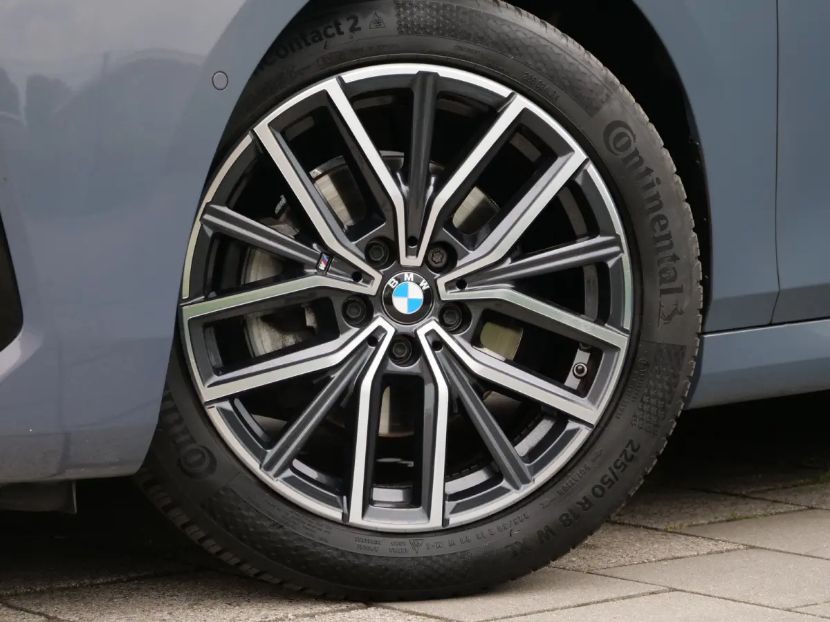 136pk M-Sport Automaat 218i Trekhaak / 18 Inch / camera