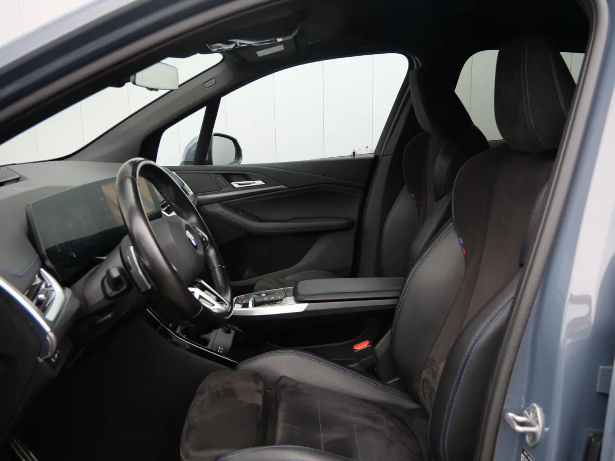 136pk M-Sport Automaat 218i Trekhaak / 18 Inch / camera