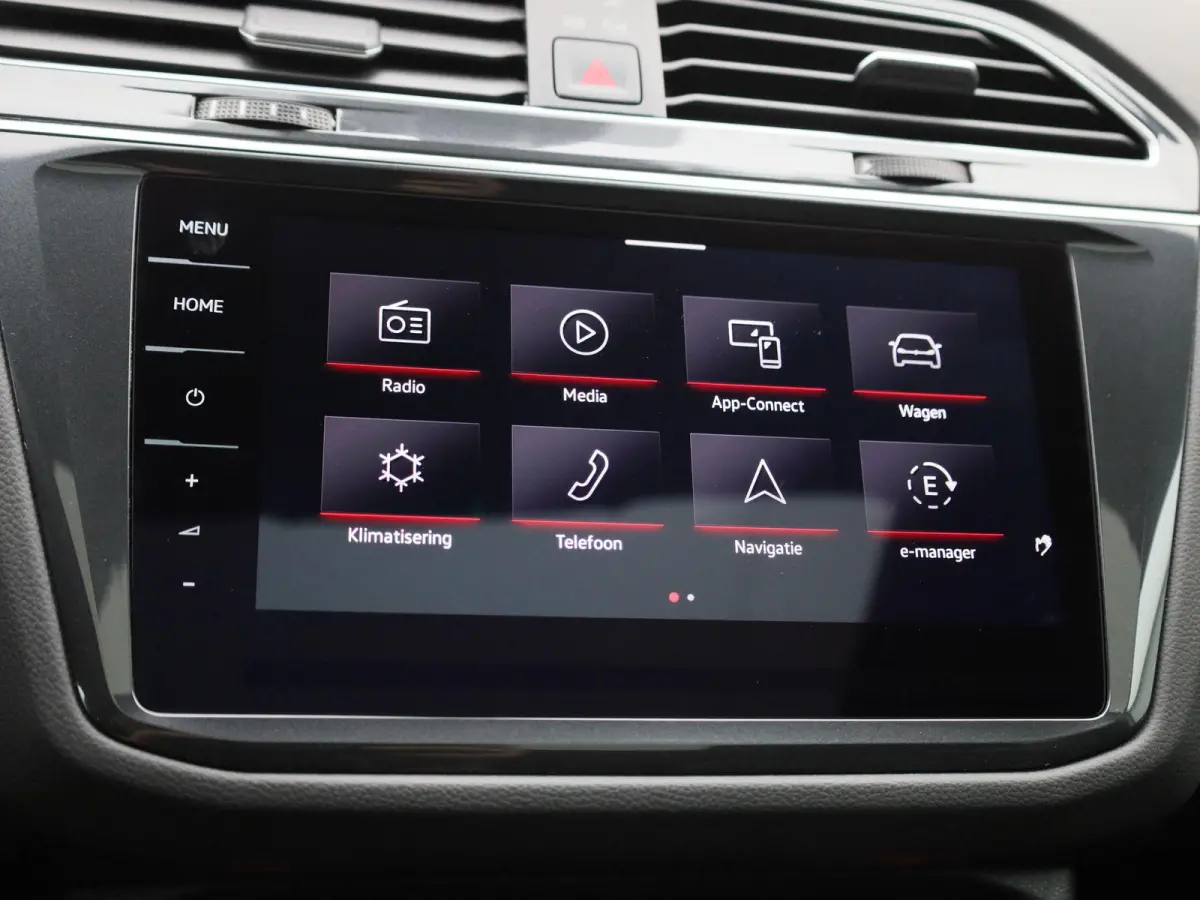 1.4 TSI eHybrid R-Line Business+ 245 PK| Dealeronderhouden | Trekhaak | Panoramadak | Stoelverwarming Voor & Achter | Achterklep Elektrisch | Achteruitrijcamera | 20 Inch Velgen | Head-Updis