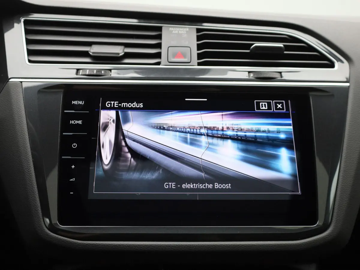 1.4 TSI eHybrid R-Line Business+ 245 PK| Dealeronderhouden | Trekhaak | Panoramadak | Stoelverwarming Voor & Achter | Achterklep Elektrisch | Achteruitrijcamera | 20 Inch Velgen | Head-Updis