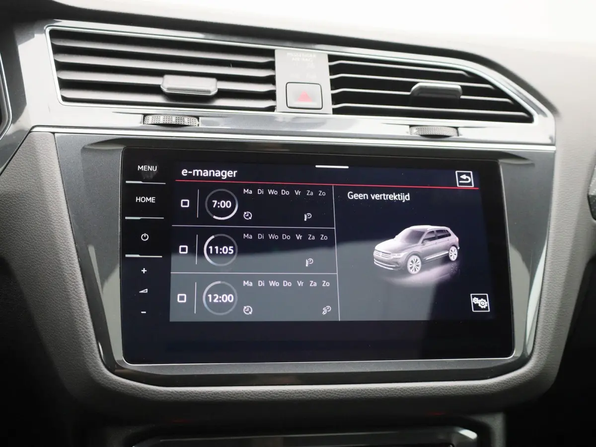 1.4 TSI eHybrid R-Line Business+ 245 PK| Dealeronderhouden | Trekhaak | Panoramadak | Stoelverwarming Voor & Achter | Achterklep Elektrisch | Achteruitrijcamera | 20 Inch Velgen | Head-Updis