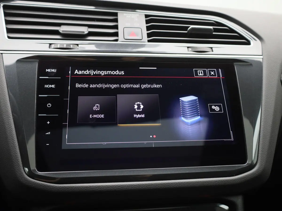 1.4 TSI eHybrid R-Line Business+ 245 PK| Dealeronderhouden | Trekhaak | Panoramadak | Stoelverwarming Voor & Achter | Achterklep Elektrisch | Achteruitrijcamera | 20 Inch Velgen | Head-Updis