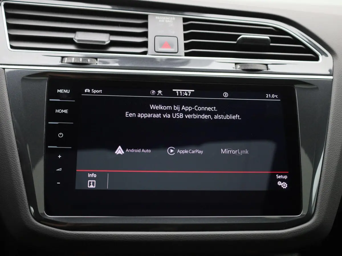 1.4 TSI eHybrid R-Line Business+ 245 PK| Dealeronderhouden | Trekhaak | Panoramadak | Stoelverwarming Voor & Achter | Achterklep Elektrisch | Achteruitrijcamera | 20 Inch Velgen | Head-Updis