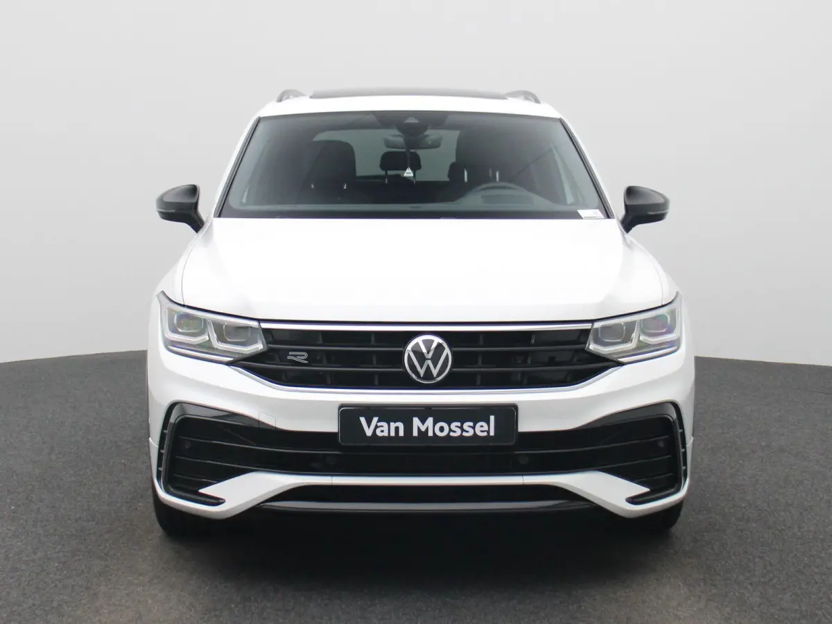 1.4 TSI eHybrid R-Line Business+ 245 PK| Dealeronderhouden | Trekhaak | Panoramadak | Stoelverwarming Voor & Achter | Achterklep Elektrisch | Achteruitrijcamera | 20 Inch Velgen | Head-Updis