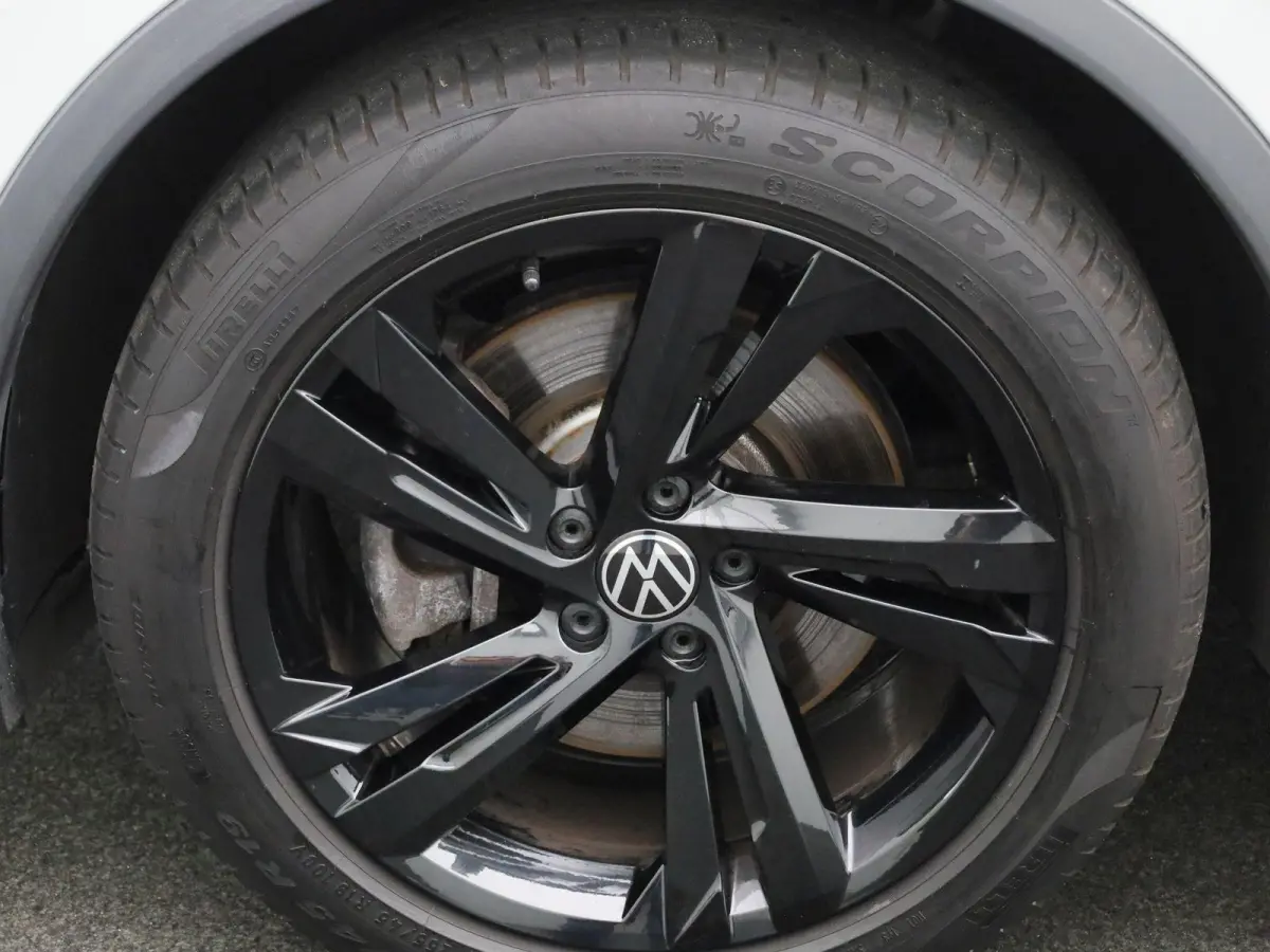 1.4 TSI eHybrid R-Line Business+ 245 PK| Dealeronderhouden | Trekhaak | Achterklep Elektrisch | Stoelverwarming Voor & Achter | Stuurwielverwarming | Achteruitrijcamera