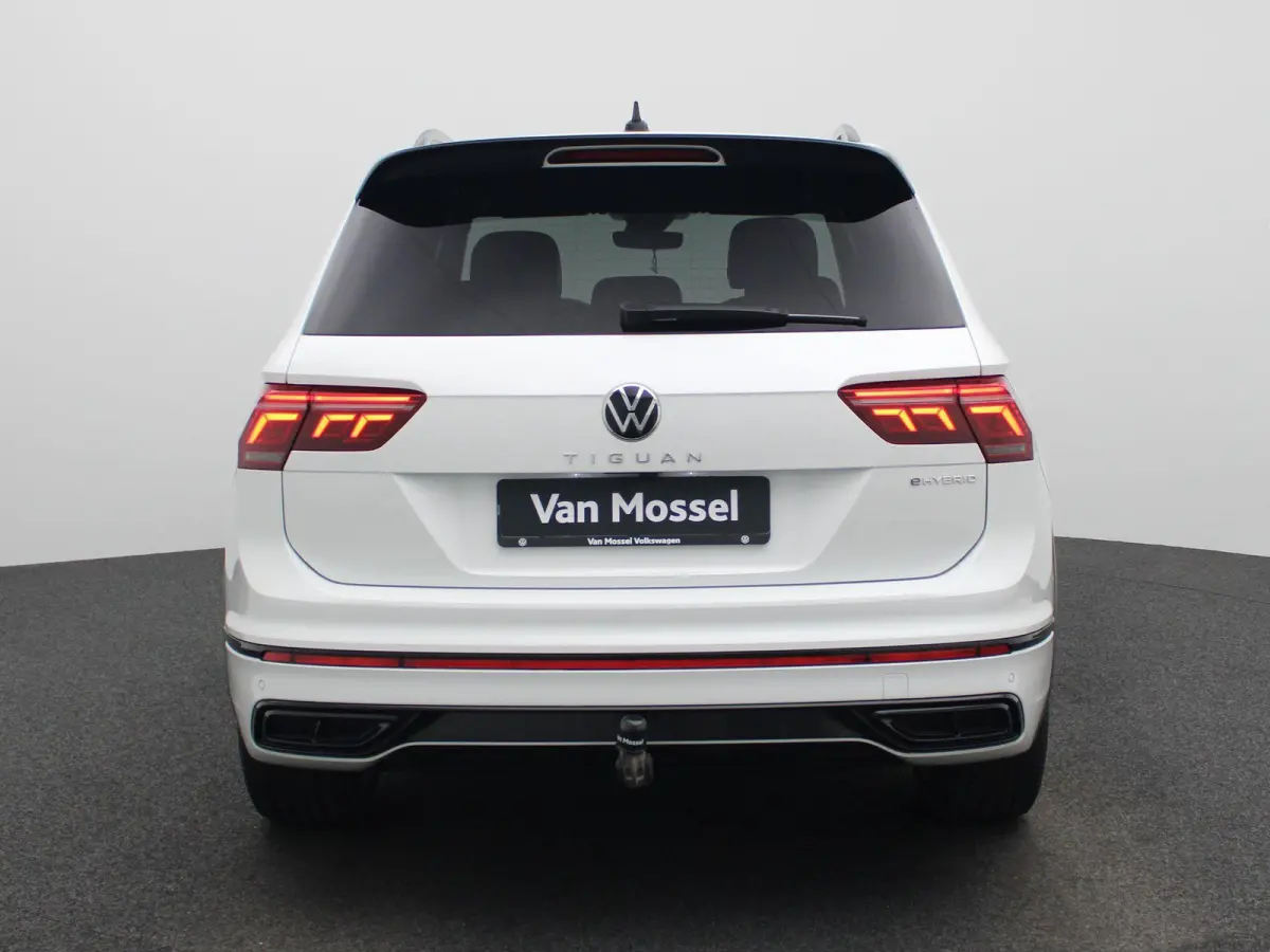 1.4 TSI eHybrid R-Line Business+ 245 PK| Dealeronderhouden | Trekhaak | Achterklep Elektrisch | Stoelverwarming Voor & Achter | Stuurwielverwarming | Achteruitrijcamera