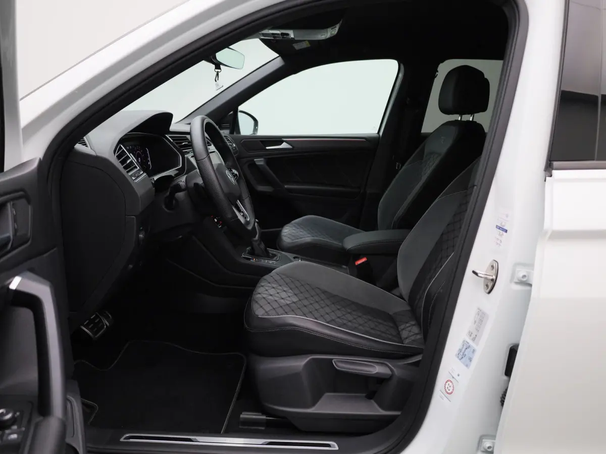 1.4 TSI eHybrid R-Line Business+ 245 PK| Dealeronderhouden | Trekhaak | Achterklep Elektrisch | Stoelverwarming Voor & Achter | Stuurwielverwarming | Achteruitrijcamera