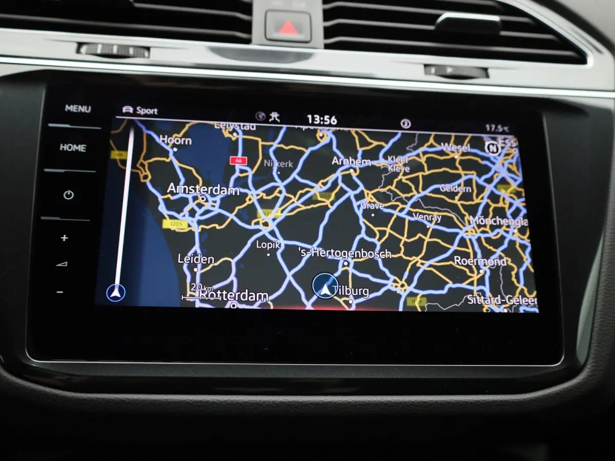 1.4 TSI eHybrid R-Line Business+ 245 PK| Dealeronderhouden | Trekhaak | Achterklep Elektrisch | Stoelverwarming Voor & Achter | Stuurwielverwarming | Achteruitrijcamera