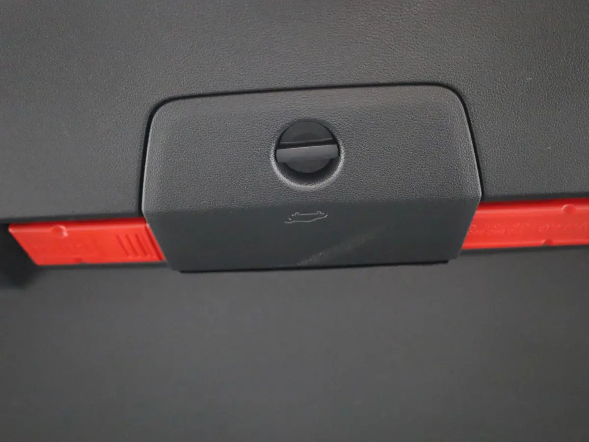 1.4 TSI eHybrid R-Line Business+ 245 PK| Dealeronderhouden | Trekhaak | Achterklep Elektrisch | Stoelverwarming Voor & Achter | Stuurwielverwarming | Achteruitrijcamera