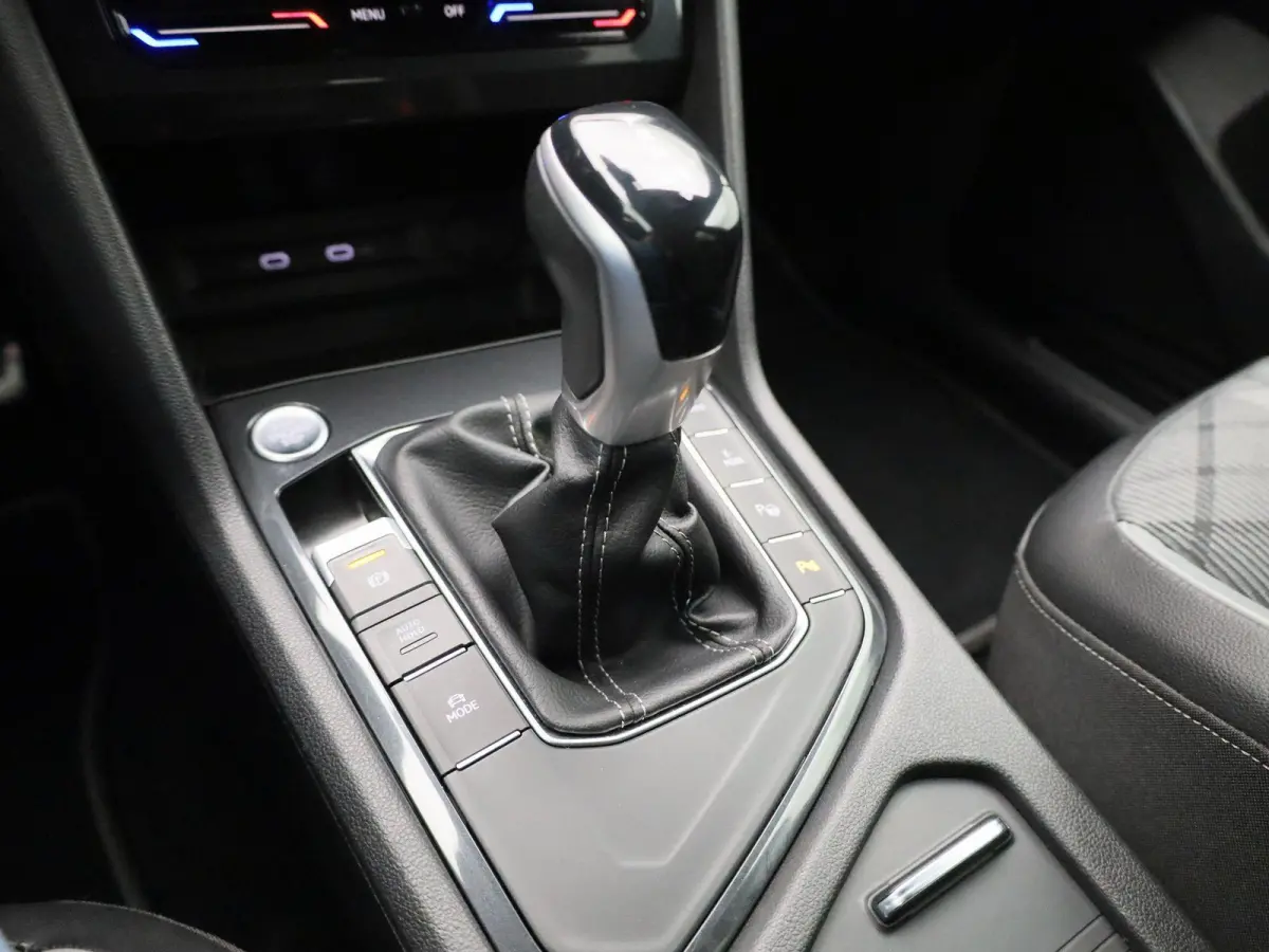 1.4 TSI eHybrid R-Line Business+ 245 PK| Dealeronderhouden | Trekhaak | Achterklep Elektrisch | Stoelverwarming Voor & Achter | Stuurwielverwarming | Achteruitrijcamera