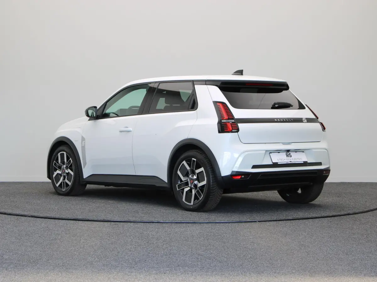 comfort range techno 52 kWh | Vijf jaar garantie | Stoel- en stuurwielverwarming | Active driver assist |