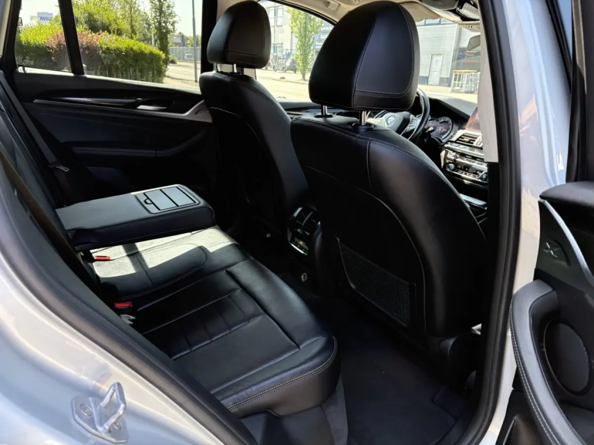 xDrive30i High Executive | M-PAKKET | TREKHAAK 2400kg | STOELVER