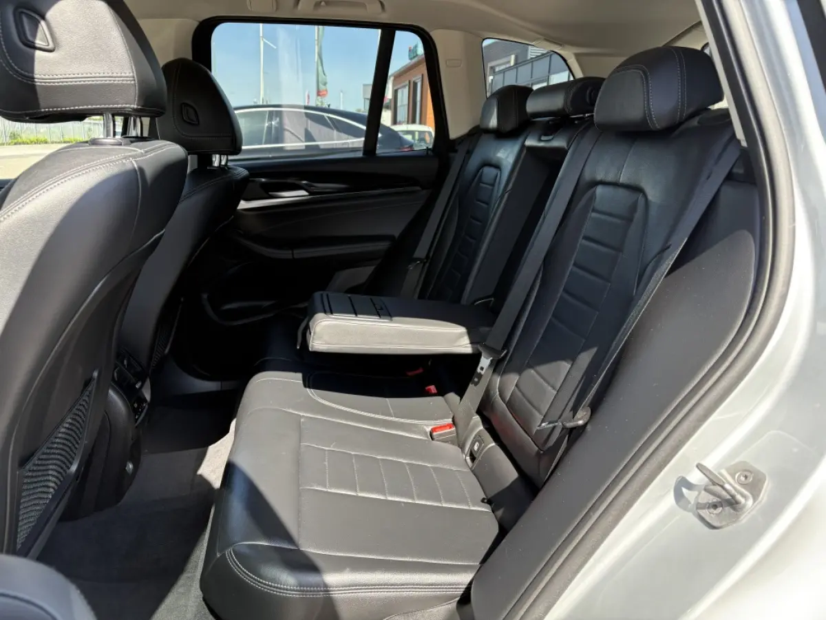 xDrive30i High Executive | M-PAKKET | TREKHAAK 2400kg | STOELVER