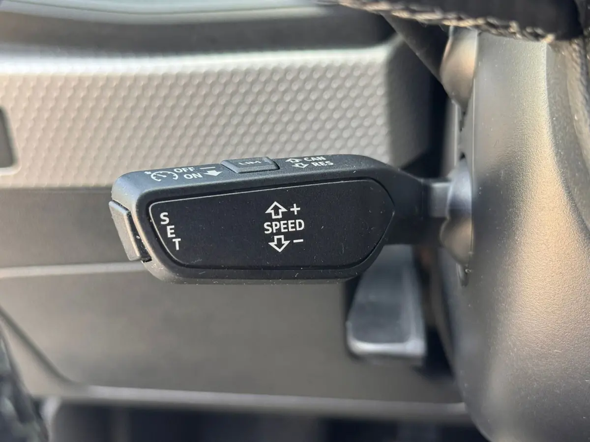 25 TFSI 3s S-LINE l S-LINE l VIRTUAL l LED KOPLLAMPEN l CARPLAY l DAB l LANE ASSIST l ORG.NL l DEALER OH