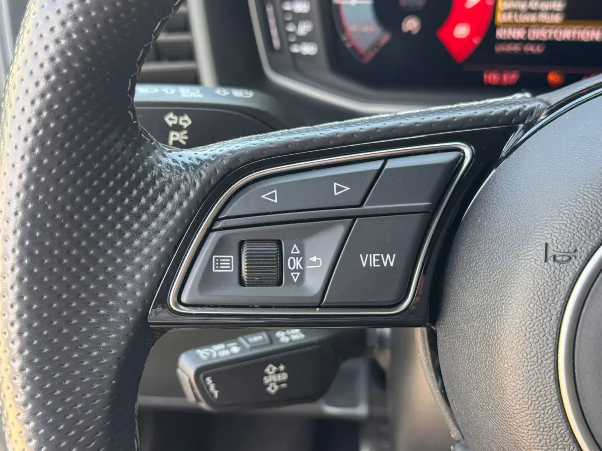 25 TFSI 3s S-LINE l S-LINE l VIRTUAL l LED KOPLLAMPEN l CARPLAY l DAB l LANE ASSIST l ORG.NL l DEALER OH