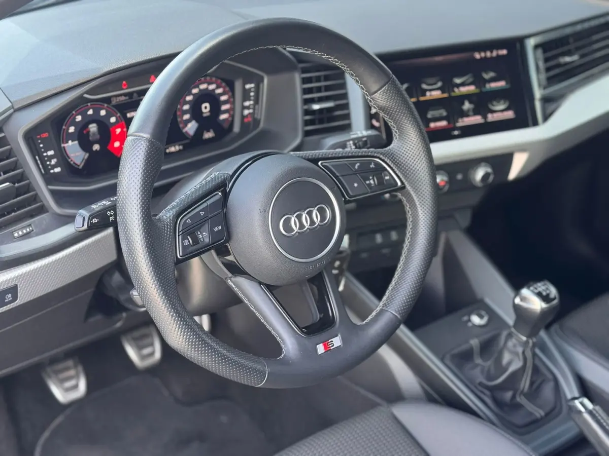 25 TFSI 3s S-LINE l S-LINE l VIRTUAL l LED KOPLLAMPEN l CARPLAY l DAB l LANE ASSIST l ORG.NL l DEALER OH